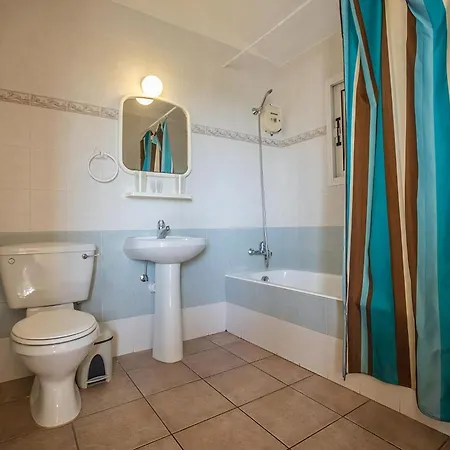 Magusta - Modern 4 Bedroom Ayia Thekla With Pool - Close To The Villa Ayia Napa