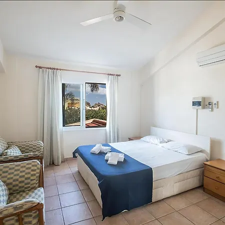 Magusta - Modern 4 Bedroom Ayia Thekla With Pool - Close To The Ayia Napa